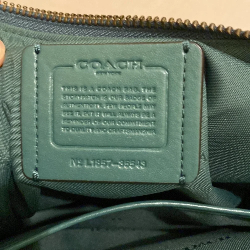 Coach  Chaise green polished pebble leather bag . Very good condition